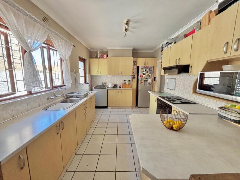 4 Bedroom Property for Sale in Richwood Western Cape